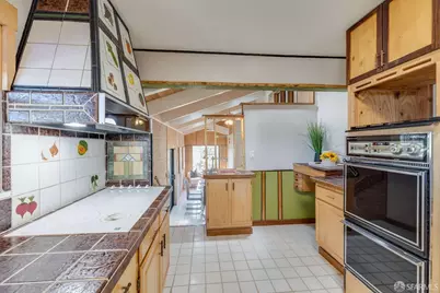 8665 Seneca Street, Oakland, CA 94605 - Photo 11