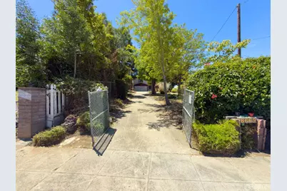 8665 Seneca Street, Oakland, CA 94605 - Photo 35