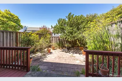 80 Silverview Drive, San Francisco, CA 94124 - Photo 9