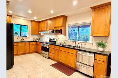 527 Zorah Street, Oakland, CA 94606 - Photo 9