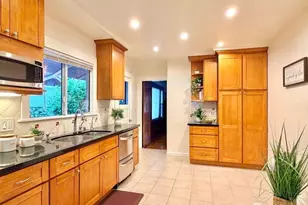 527 Zorah St, Oakland, CA 94606 - Photo 11