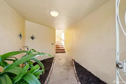 31 Middlefield Drive, San Francisco, CA 94132 - Photo 3