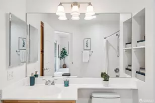 240 Caldecott Ln, Oakland, CA 94618 - Photo 19
