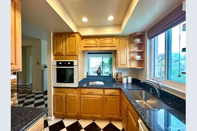 1427 Floribunda Avenue #307, Burlingame, CA 94010 - Photo 15