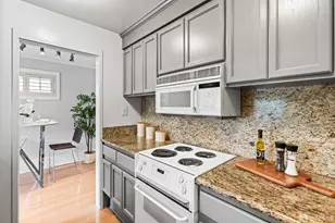 1818 Broadway St, San Francisco, CA 94109 - Photo 13