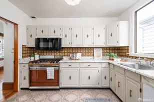 300 Avila St, San Francisco, CA 94123 - Photo 13