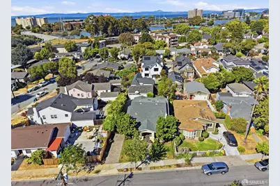 828 Laurel Avenue, Burlingame, CA 94010 - Photo 49