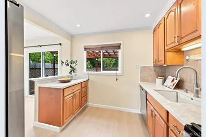 525 Larch Avenue, South San Francisco, CA 94080 - Photo 9
