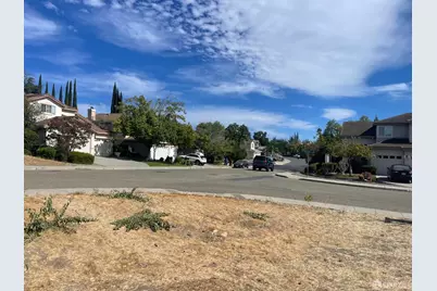 2332 Weston Court, Antioch, CA 94531 - Photo 3