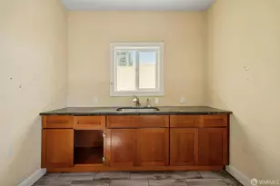 1005 E 12th St, Oakland, CA 94606 - Photo 11
