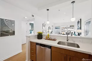 555 Bartlett St, San Francisco, CA 94110 - Photo 17
