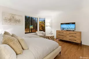 156 Lombard St, San Francisco, CA 94111 - Photo 21