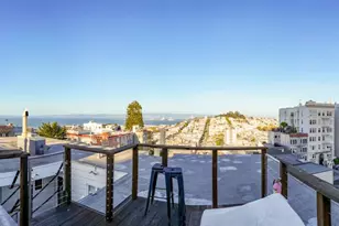 1025 Lombard St, San Francisco, CA 94109 - Photo 23
