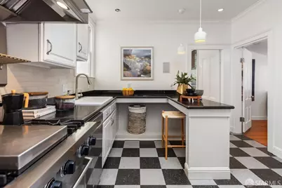 907 Treat Avenue, San Francisco, CA 94110 - Photo 15