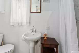 250 Douglass St, San Francisco, CA 94114 - Photo 25