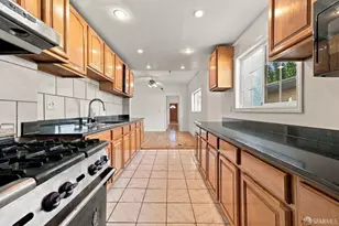 411 Vienna St, San Francisco, CA 94112 - Photo 11