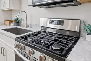 592 Chestnut St, San Francisco, CA 94133 - Photo 7