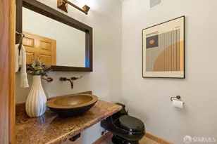 8727 Skyline Blvd, Oakland, CA 94611 - Photo 23