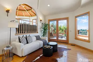 8727 Skyline Blvd, Oakland, CA 94611 - Photo 9