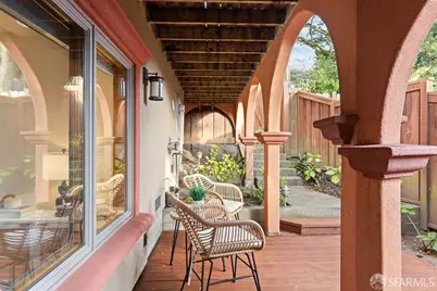 8727 Skyline Boulevard, Oakland, CA 94611 - Photo 25