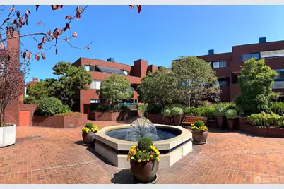 640 Davis Street #5, San Francisco, CA 94111 - Photo 29
