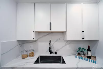 190 Raymond Avenue, San Francisco, CA 94134 - Photo 9
