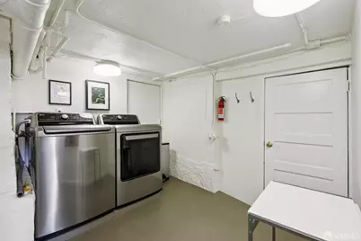 379 Douglass Street, San Francisco, CA 94114 - Photo 23