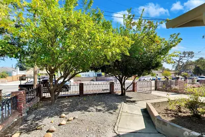 348 Redwood Avenue, Redwood City, CA 94061 - Photo 3