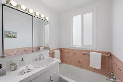 2072 Jefferson Street, San Francisco, CA 94123 - Photo 13