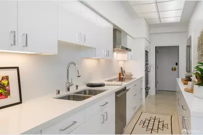 10 Miller Place #2200, San Francisco, CA 94108 - Photo 17