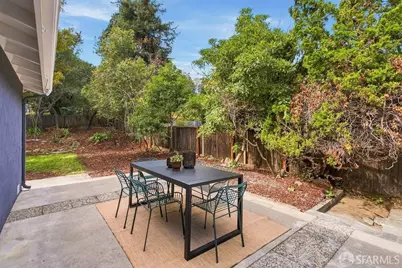 2033 Trafalgar Place, Oakland, CA 94611 - Photo 33