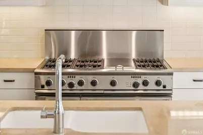 955 Green Street #2, San Francisco, CA 94133 - Photo 29