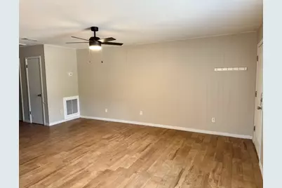 820 S Blanco Street #B, Lockhart, TX 78644 - Photo 7