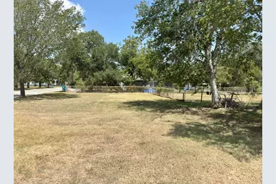 820 S Blanco Street #B, Lockhart, TX 78644 - Photo 21