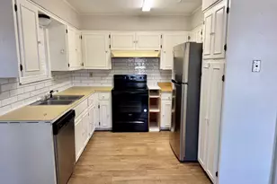 820 S Blanco St, Lockhart, TX 78644 - Photo 9