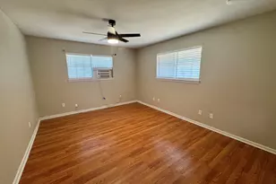 820 S Blanco St, Lockhart, TX 78644 - Photo 11