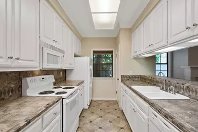 2208 Indian Trail #B, Austin, TX 78703 - Photo 11