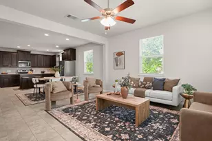 241 E Broade St, Leander, TX 78641 - Photo 3