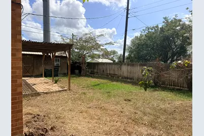 220 Parkview Drive, Luling, TX 78648 - Photo 37