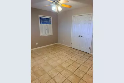 220 Parkview Drive, Luling, TX 78648 - Photo 7