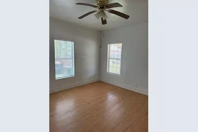 721 S Laurel Avenue, Luling, TX 78648 - Photo 9