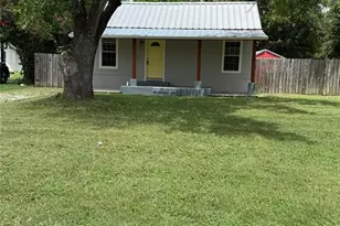 721 S Laurel Ave, Luling, TX 78648 - Photo 1
