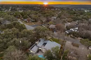 8805 Mountain Ridge Dr, Austin, TX 78759 - Photo 37