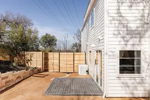 1802 Overhill Dr, Austin, TX 78721 - Photo 31