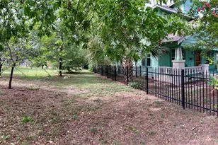 903 E 14th St, Austin, TX 78702 - Photo 29