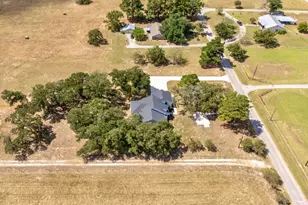 1145 W County Road 415, Lexington, TX 78947 - Photo 31