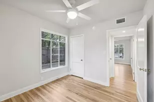 3010 Windsor Rd, Austin, TX 78703 - Photo 11