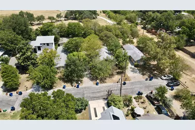 400 Swanee Drive, Austin, TX 78752 - Photo 3