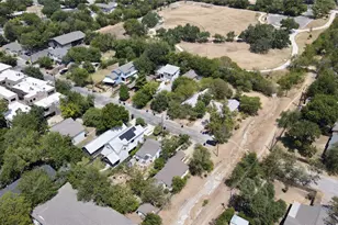 400 Swanee Dr, Austin, TX 78752 - Photo 7