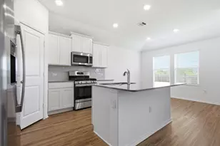 10537 Steinbeck Dr, Austin, TX 78747 - Photo 3